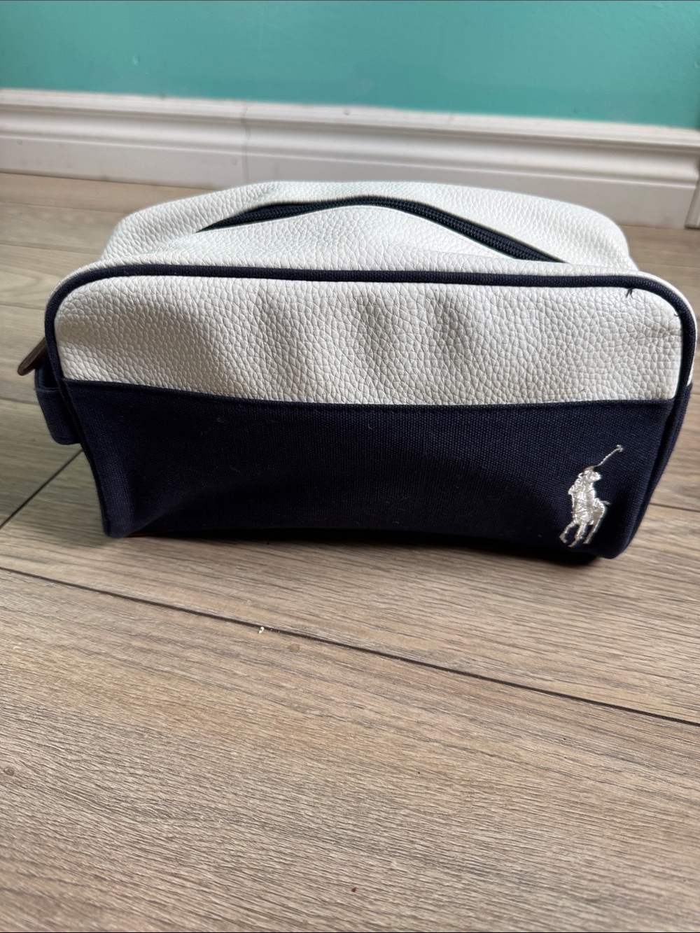 Polo by Ralph Lauren White & Navy Witt embr logo Toiletry Kit